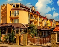 Array Дворик Лева (Украина)